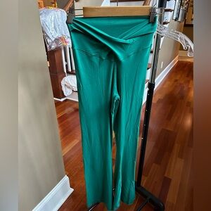 Aerie Offline Flare Leggings -sz M green & brown.
